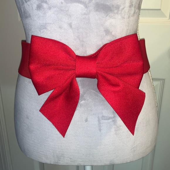 Accessories - NWOT! Vintage Style Bow-Tie Belt